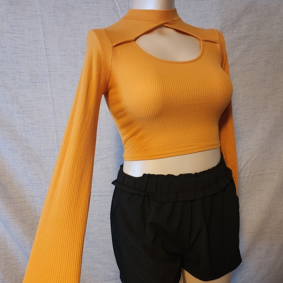 Long-sleeved crop top - Picture 2 of 5